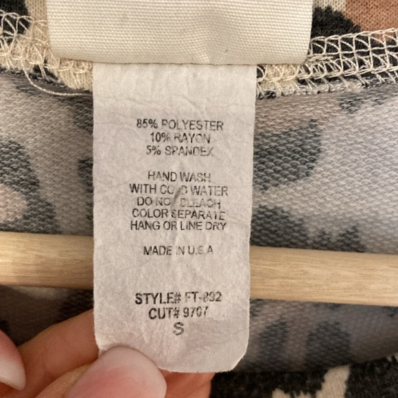 EUC Freeloader leopard short sleeved top. Size small. - Picture 6 of 6